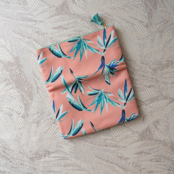 Rachel Pally Reversible Paradise Clutch - Picture 3 of 4